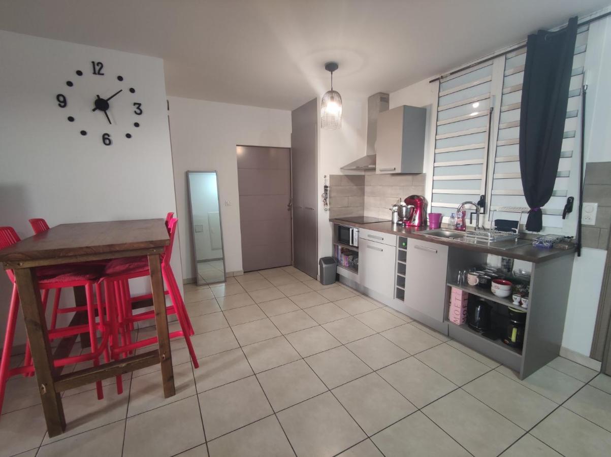 Appartement Location saisonnière meublée F2 St Leu face océan à 1 min plage à Saint-Leu Extérieur photo